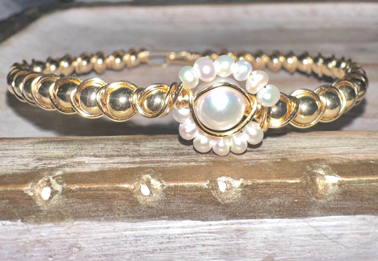 Pearl beaded wire bracelet