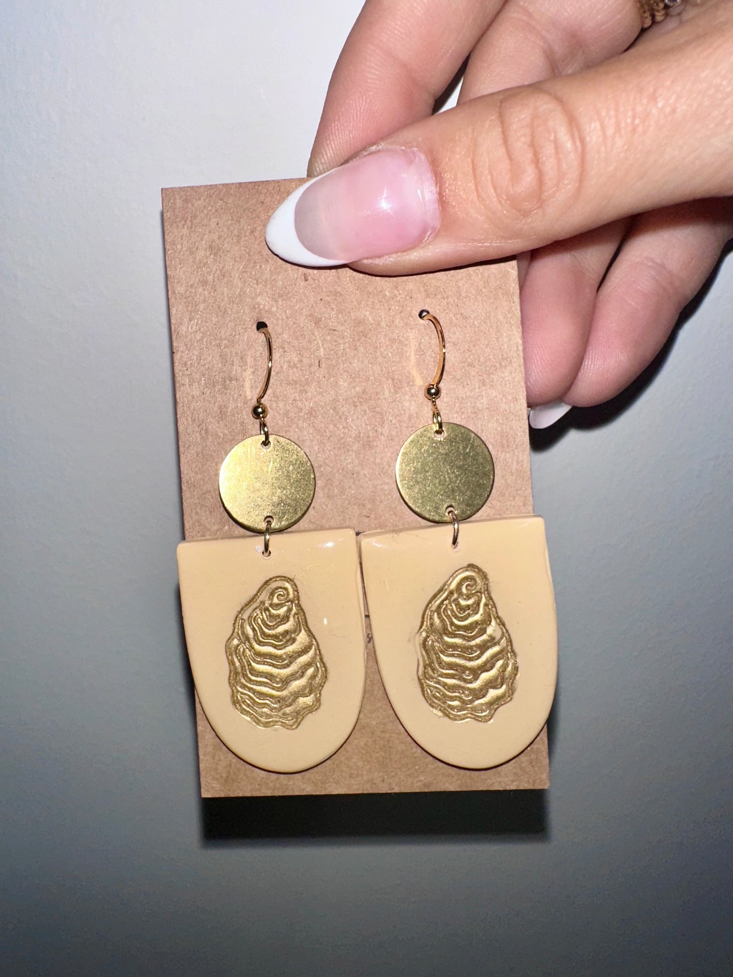 Oyster dangle clay earrings