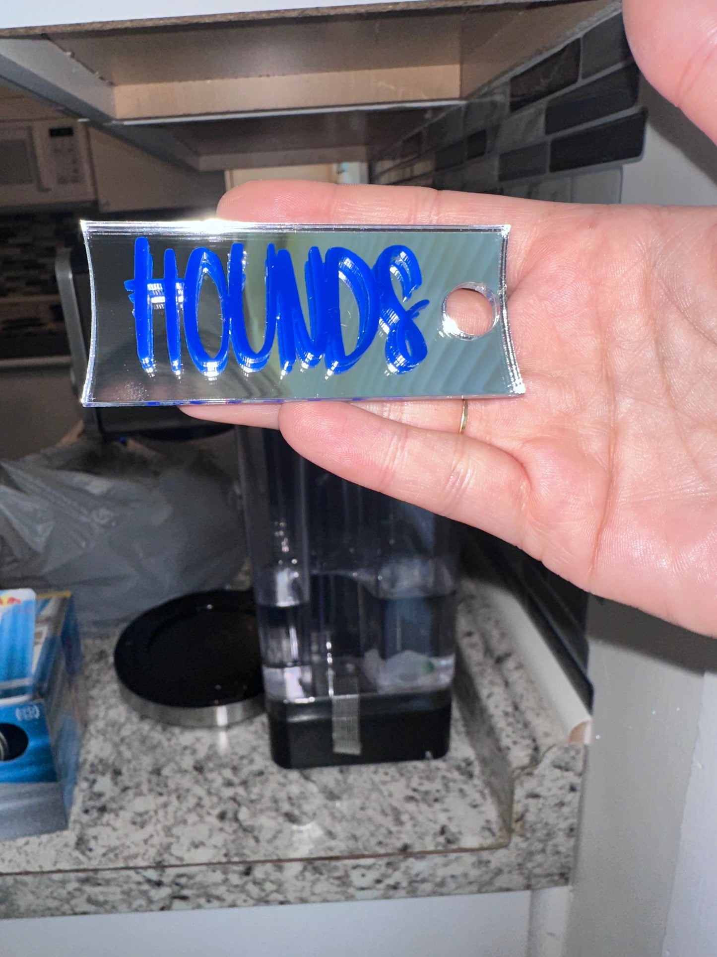 Hounds 40oz tumbler tag