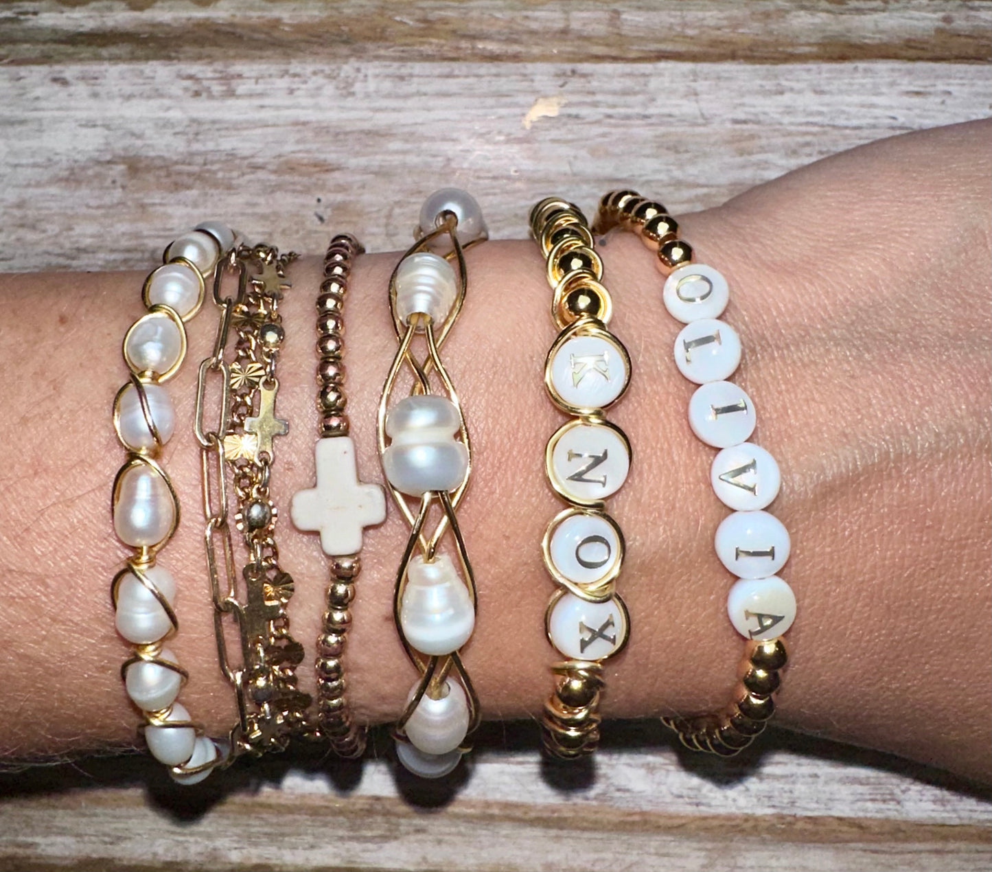 Stretchy custom name bracelet: 1-2 week turnaround time