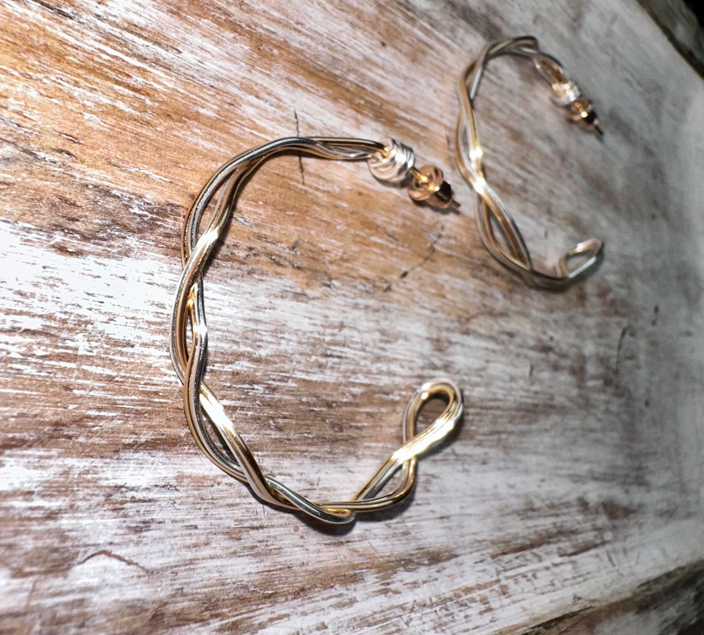 Two toned wire hoops