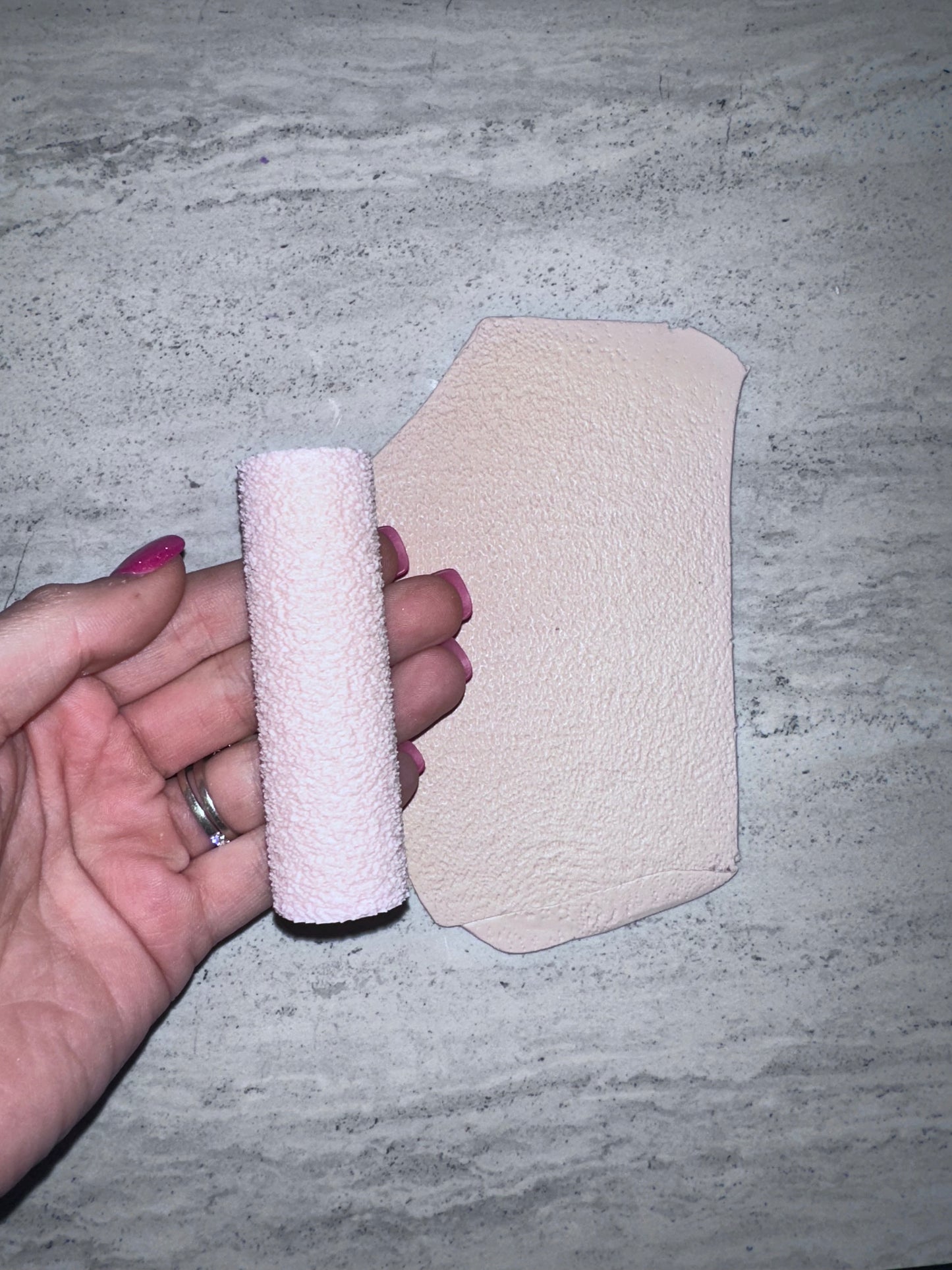 Sandpaper texture roller