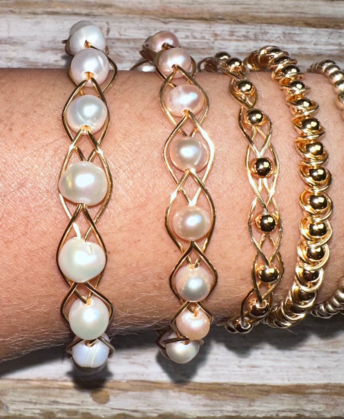 Freshwater pink pearl beaded wire bracelet