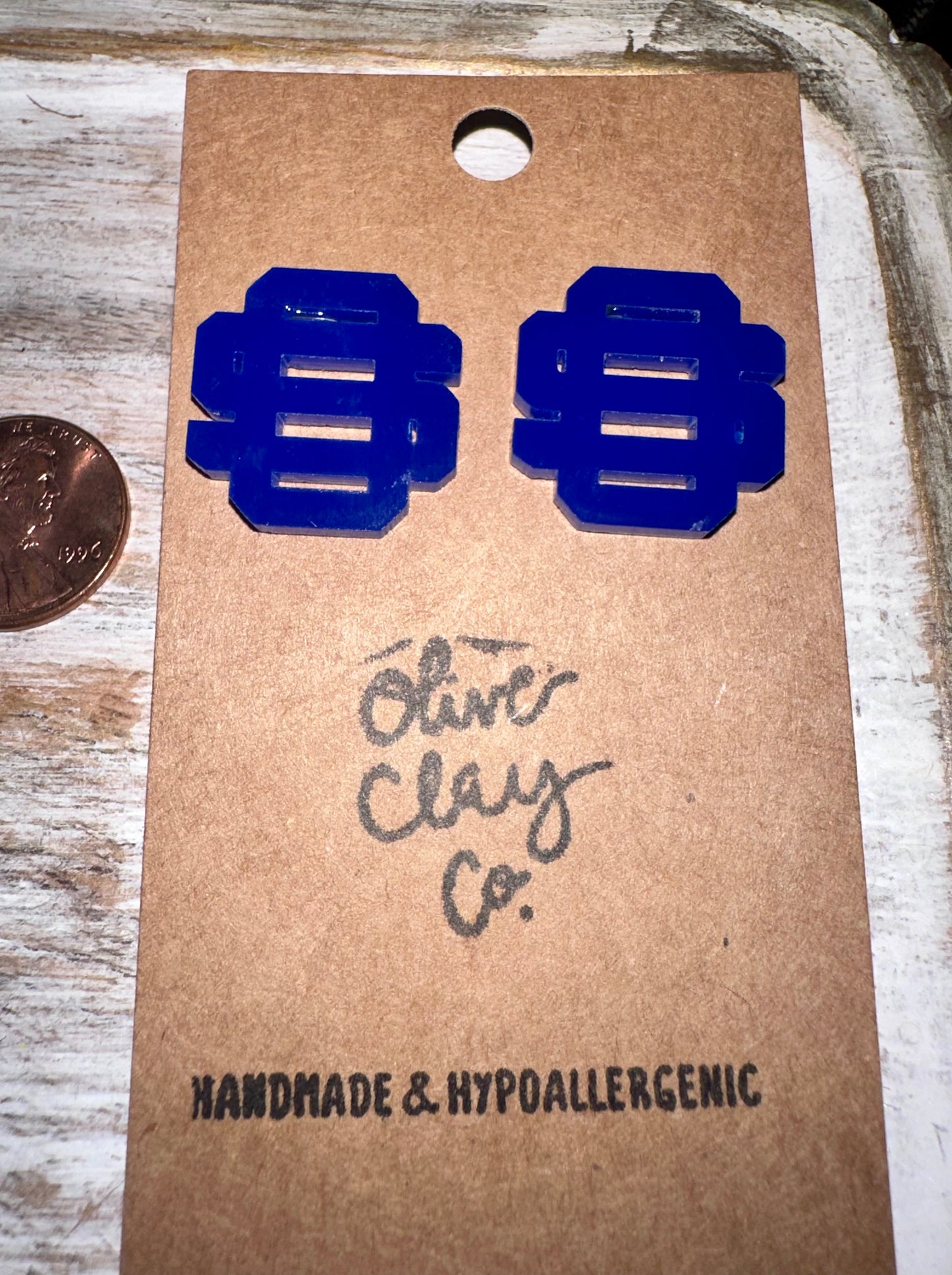 Os logo large studs