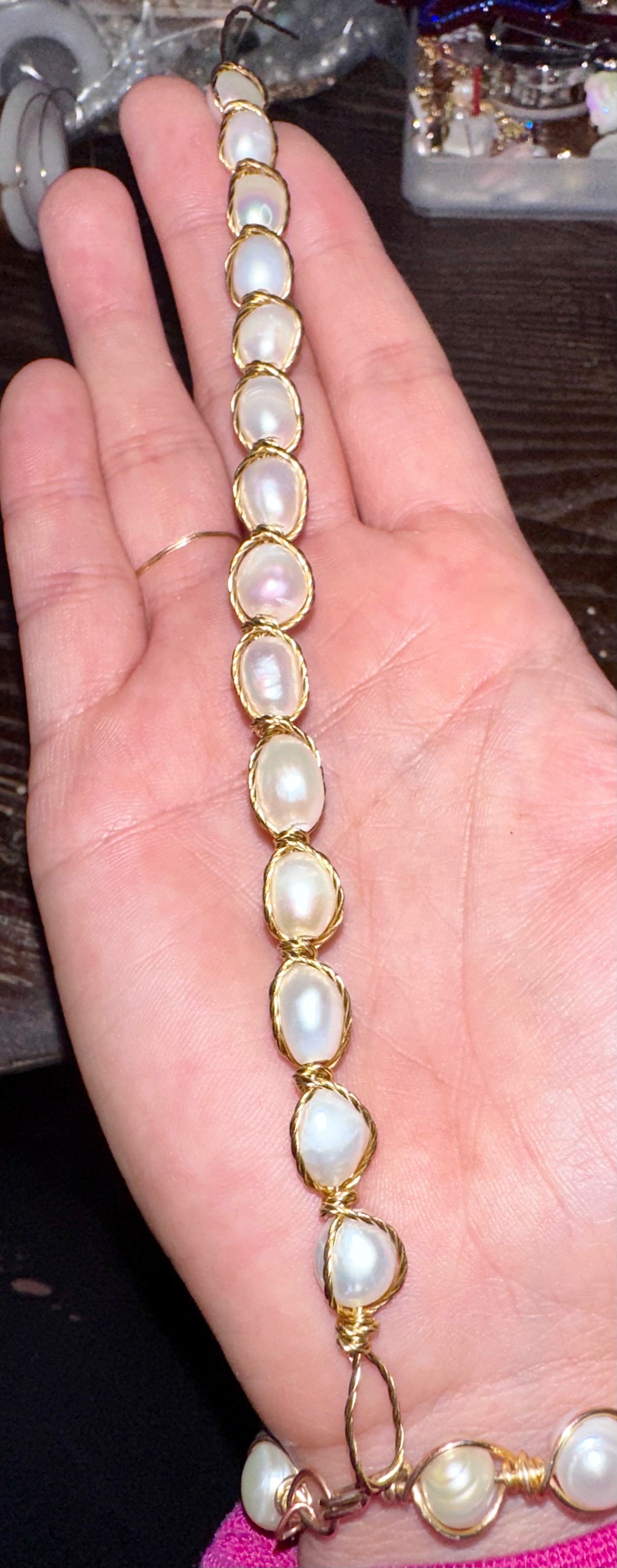 Twisted pearl wire bracelet