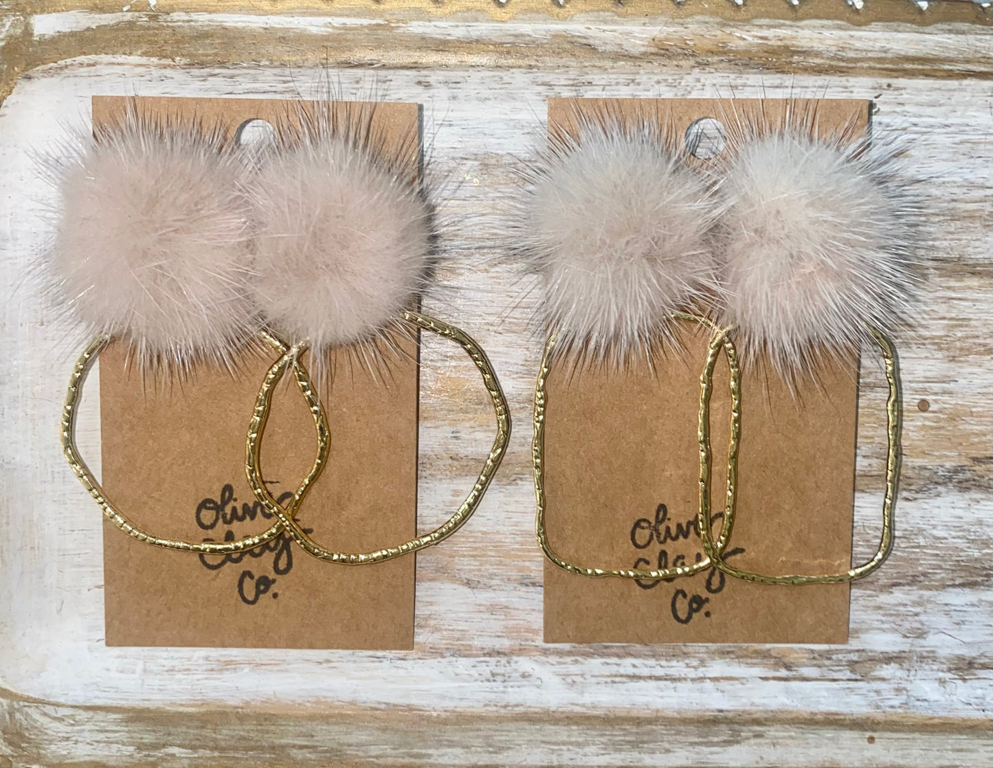 Pom hoops