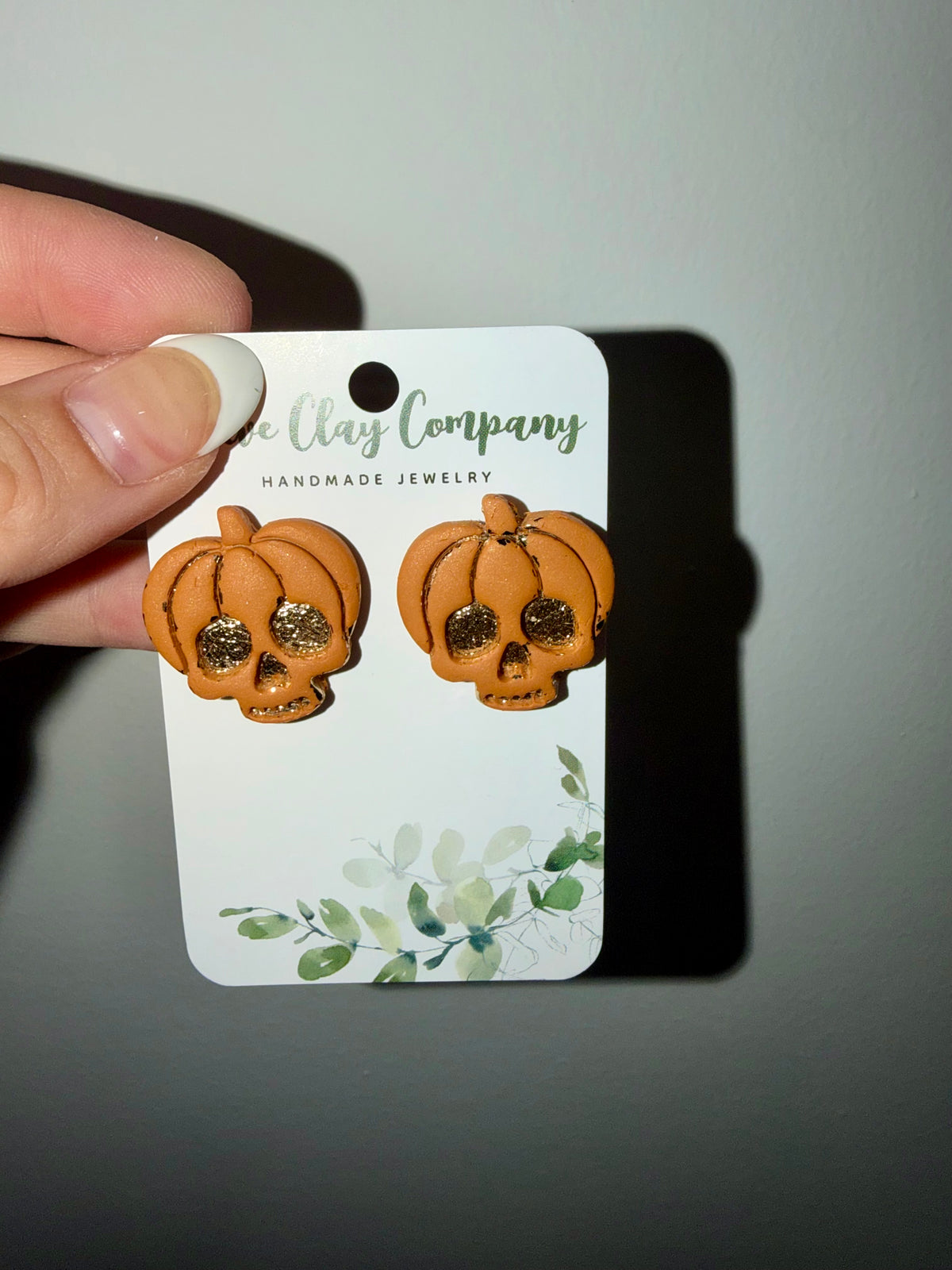 Large skull pumpkin studs