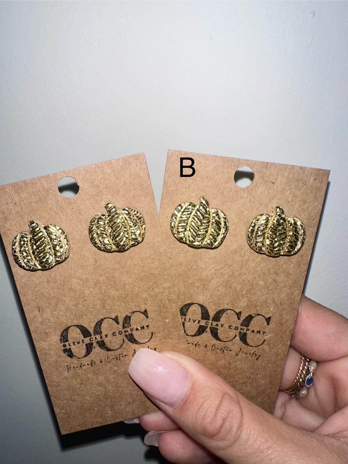 Textured pumpkin studs