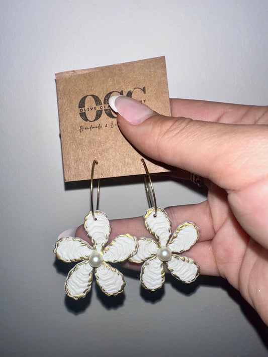 Oyster flower hoops
