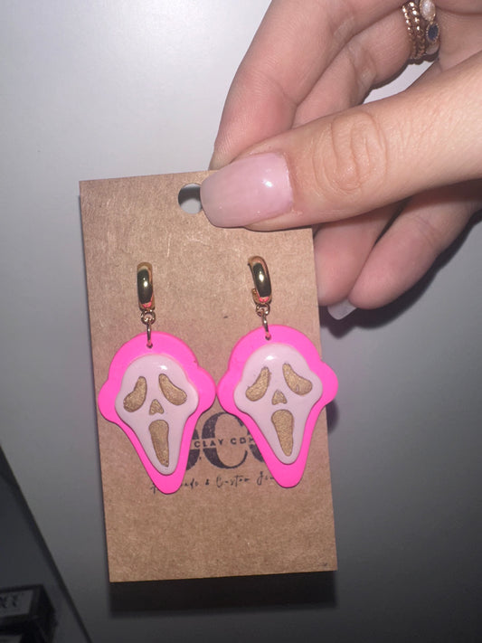 Scream dangle earrings
