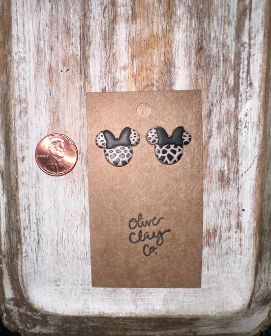 Snake mouse studs