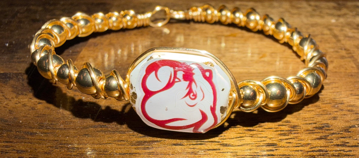 Bulldog wire bracelet