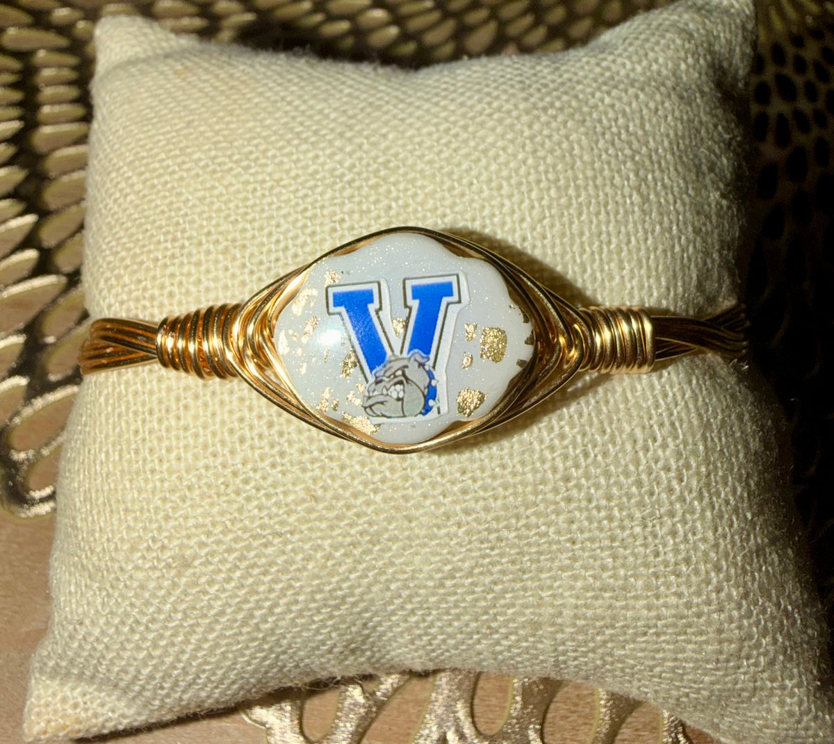 Vancleave bulldog wire bracelet