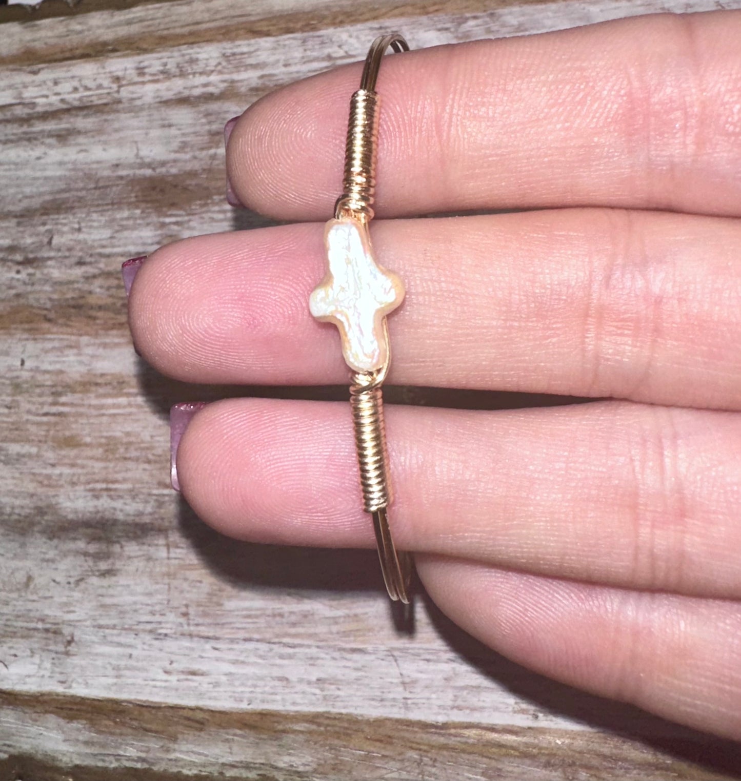 Freshwater pearl cross wire bracelet