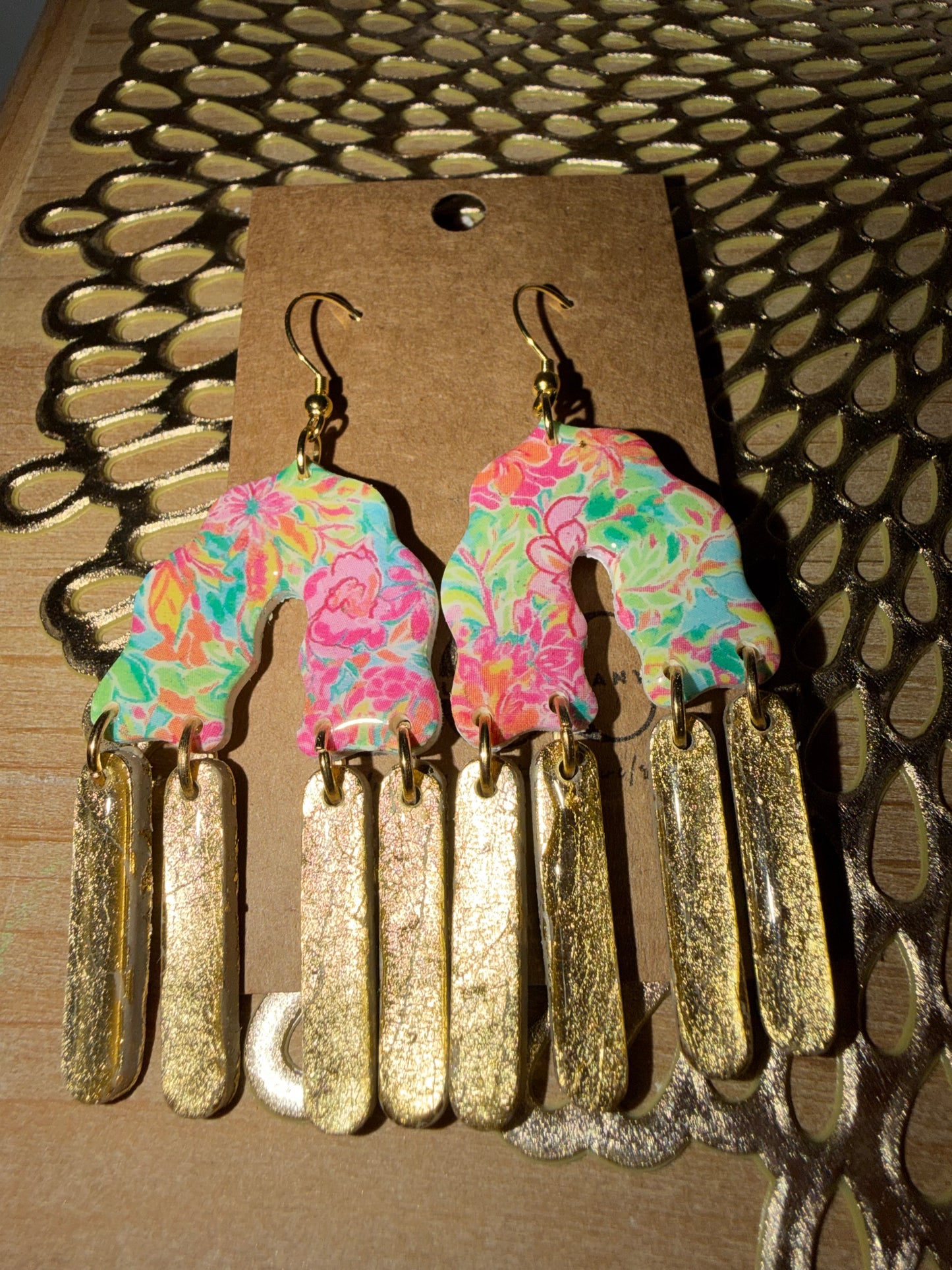 Colorful arch dangles