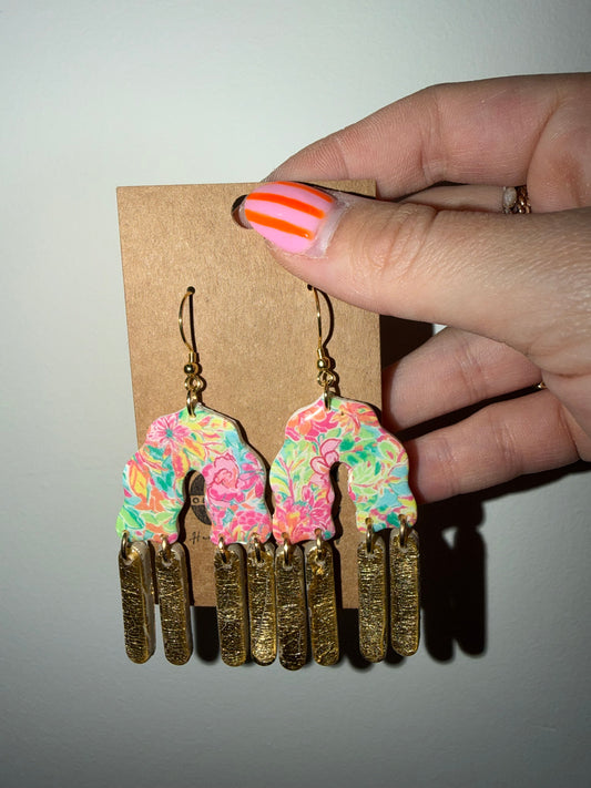 Colorful arch dangles