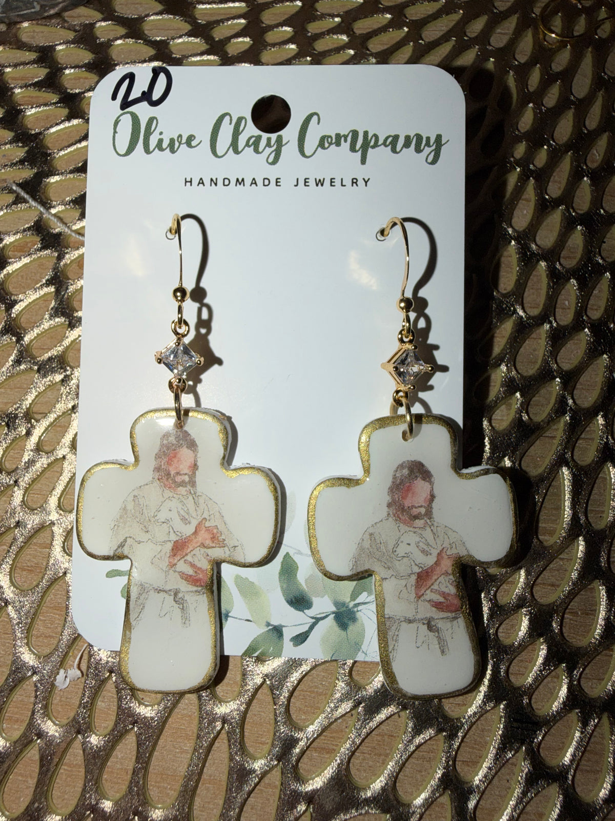 Clay cross dangles