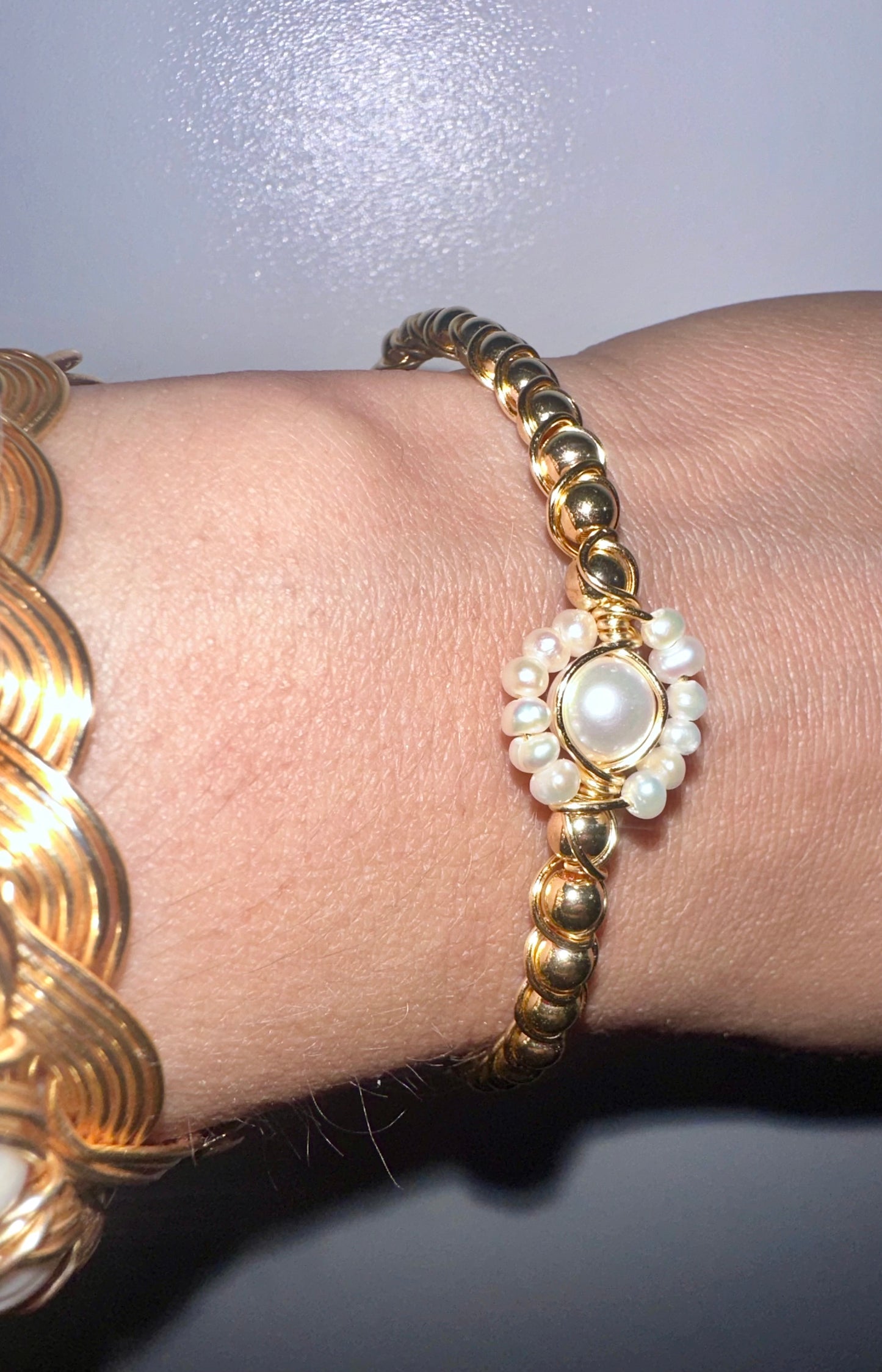 Pearl beaded wire bracelet